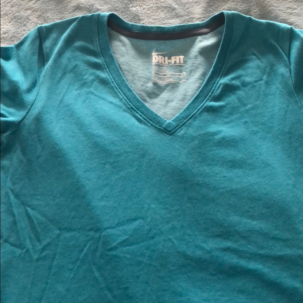 NIKE DRI FIT T SHIRT